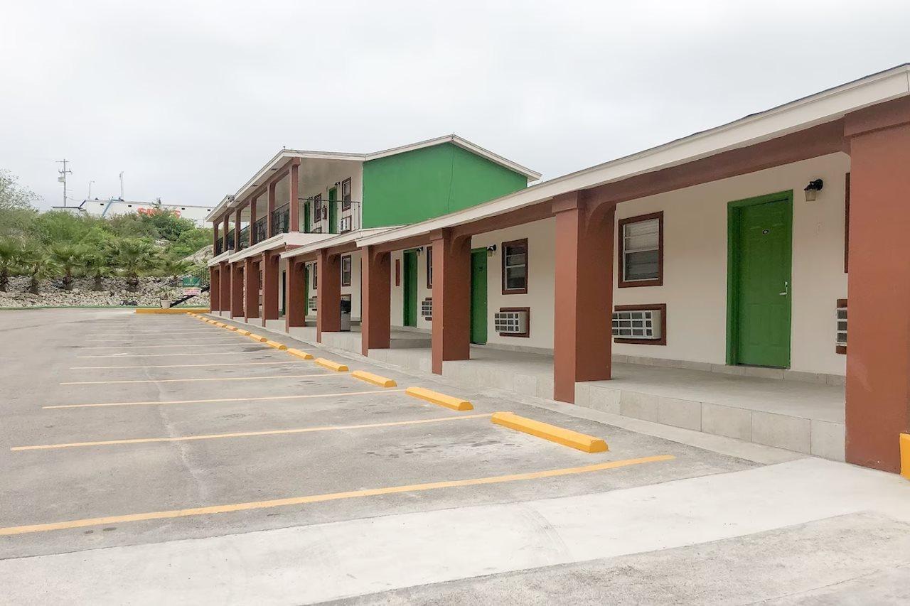Capital O Palms Hotel, Acuna Ciudad Acuña Екстериор снимка
