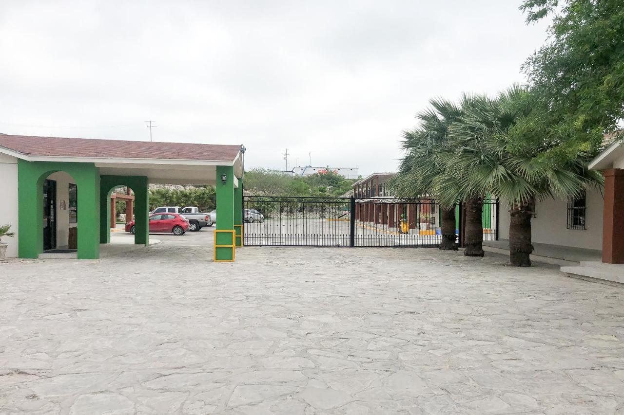 Capital O Palms Hotel, Acuna Ciudad Acuña Екстериор снимка